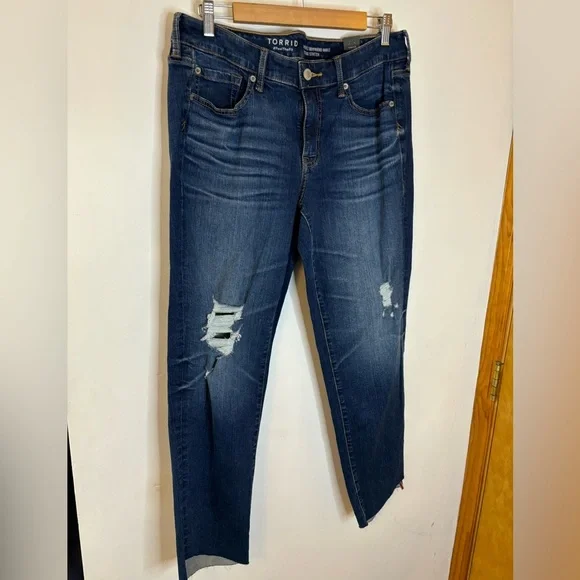 NWT Torrid Boyfriend Perfect Ankle Vintage Stretch Jeans - Picture 1 of 6